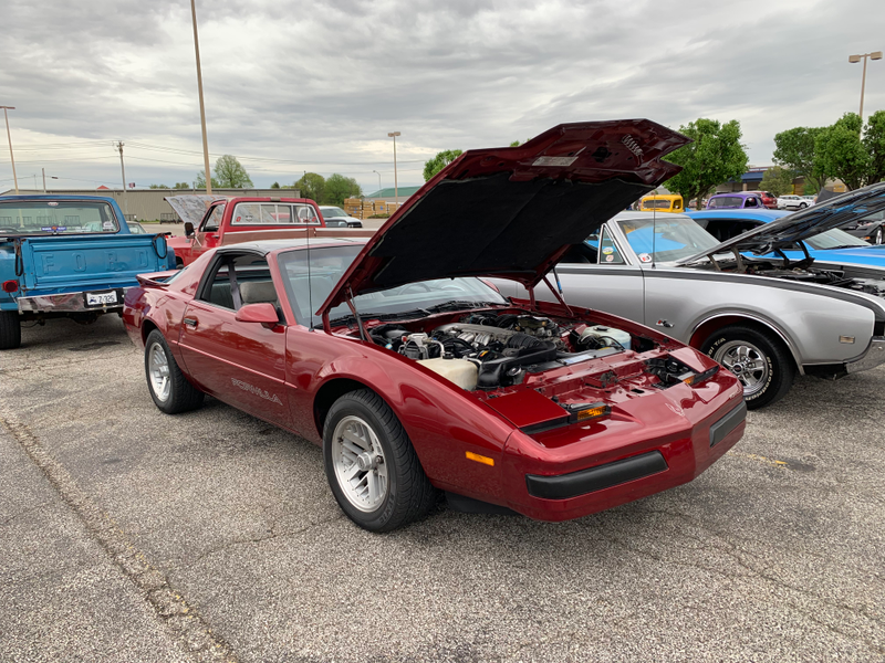 Illustration for article titled Last night’s cruise-in.